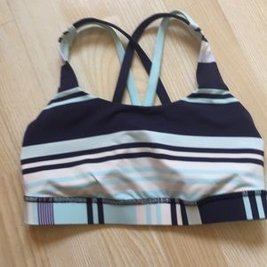 Lululemon energy bra size 4